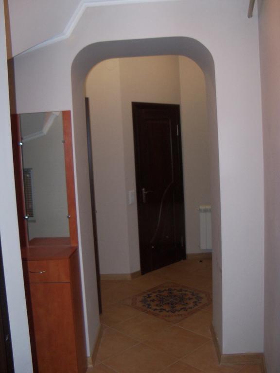 Apartment Roman Lviv Eksteriør billede
